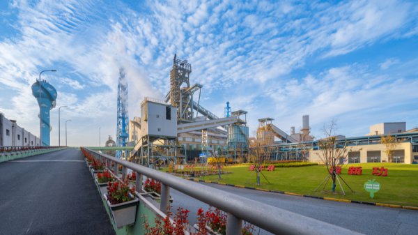 宝钢让算力融入铁流，高炉装上“智脑”｜“AI＋制造”撞出创新火花